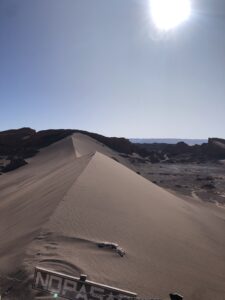 The most perfect sand dune to start off our exploration at Valle de la Luna