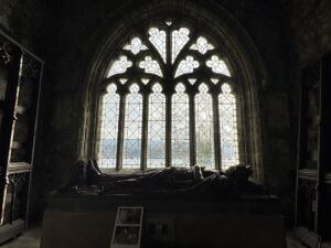 Tomb with Statue of Robert The Bruce