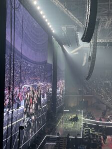 Picture with fans at the end of the concert